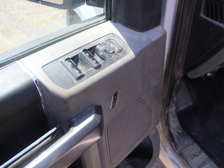 2020-ford-f150-image-9