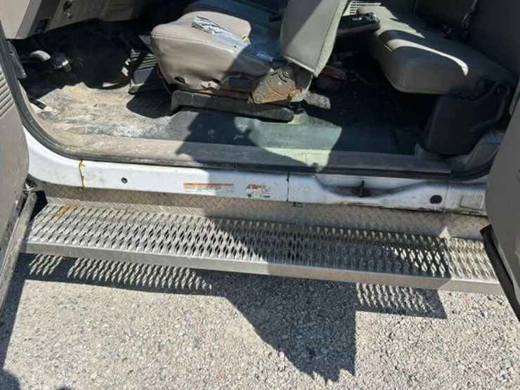 2008-ford-f550-xl-image-21