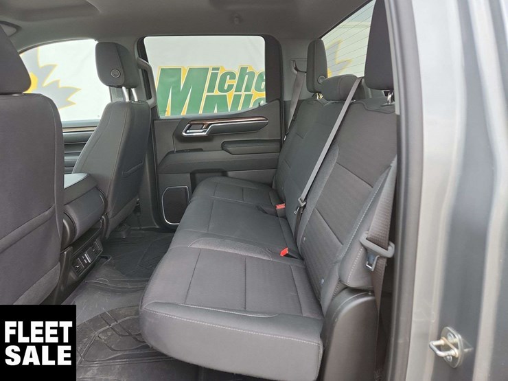 2024-chevrolet-silverado-1500-image-19