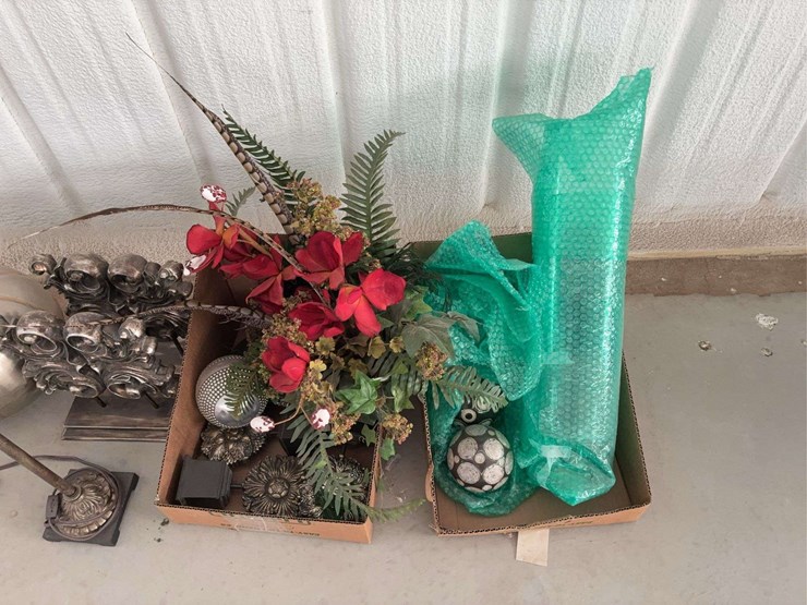 (2)-lamps-and-decorative-foliage-and-decor-image-4