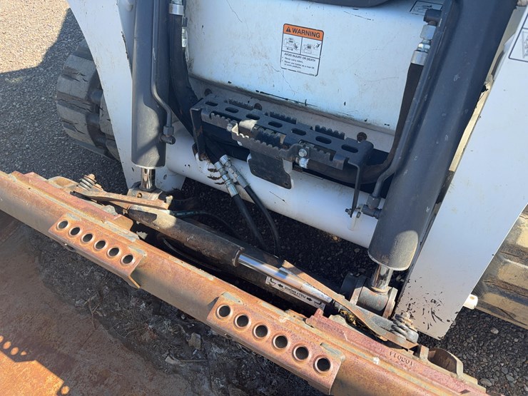 2017-bobcat-t740-image-24