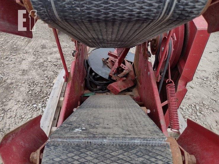 new-holland-311-image-7
