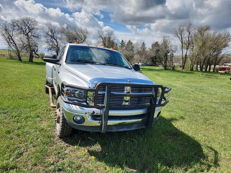 2004-dodge-ram-3500-image-8