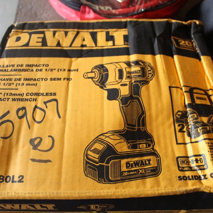 #21 • DEWALT 1/2IN CORDLESS IMPACT WRENCH
