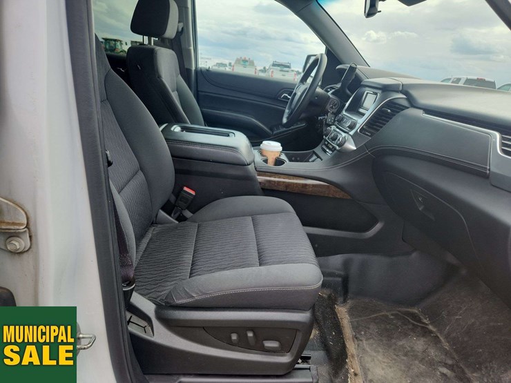 2015-chevrolet-tahoe-image-19