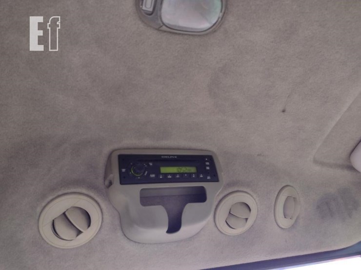 2011-john-deere-3720-image-12
