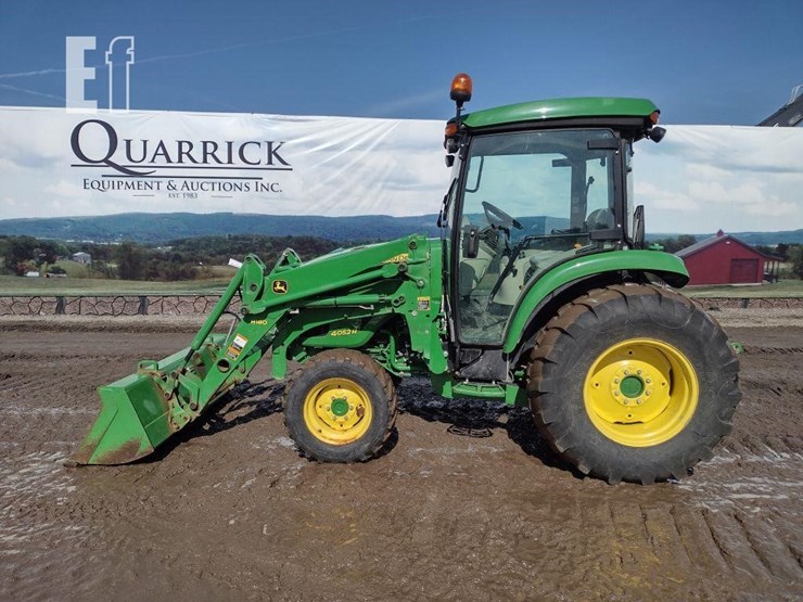 2017-john-deere-4052r-image-1