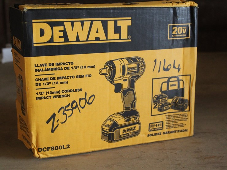 #1164-•-dewalt-1/2in-cordless-impact-wrench-image-1