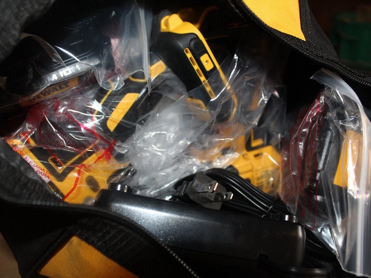 #1171-•-dewalt-tool-bag-with-contents-inside-image-2