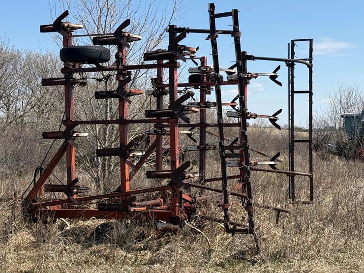 sold-onsite-only---old-machinery-and-scrap-iron-image-8