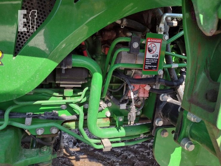 2017-john-deere-4052r-image-27