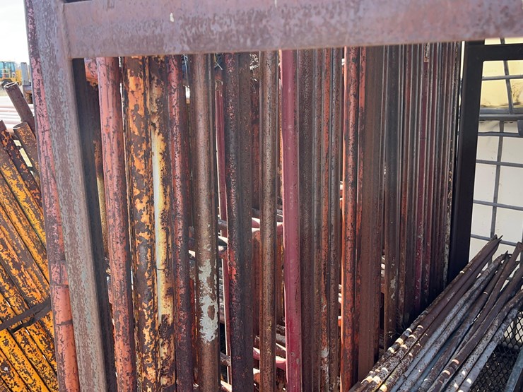 safe-way-scaffolding-on-carrying-cage-image-5