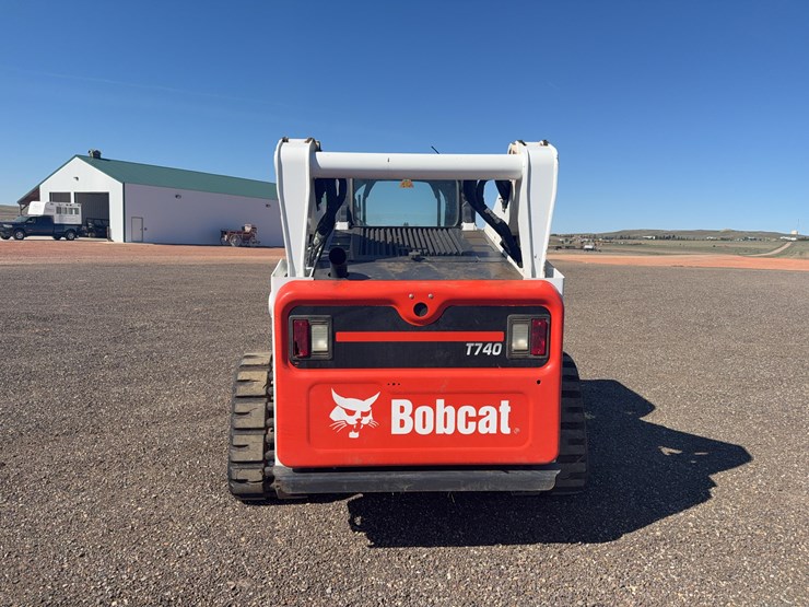2017-bobcat-t740-image-5