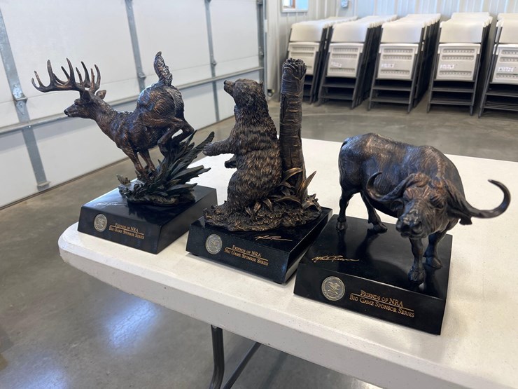 animal-statues-image-3
