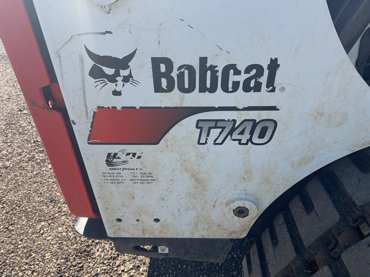 2017-bobcat-t740-image-13