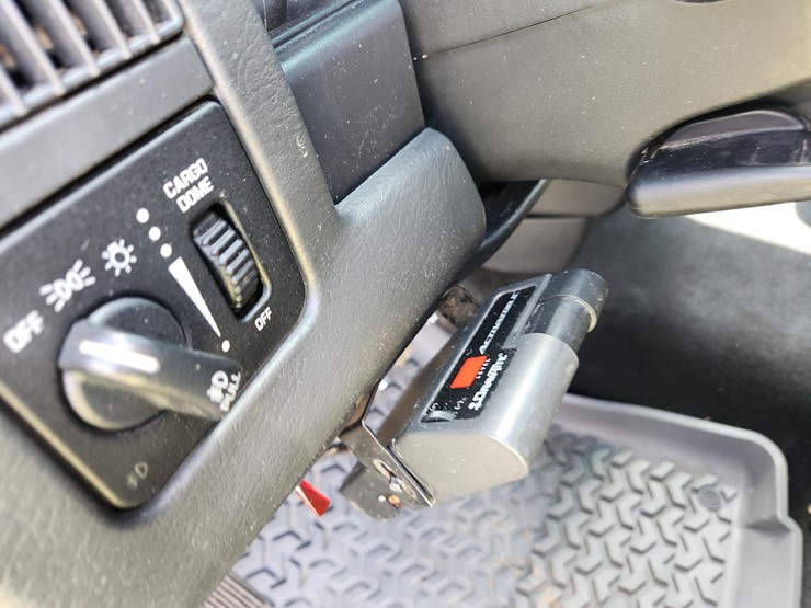 2004-dodge-ram-3500-image-28