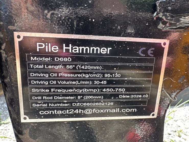 #1605-•-new-quick-attach-pile-hammer-image-4