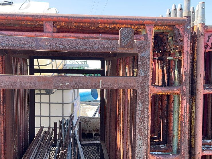 safe-way-scaffolding-on-carrying-cage-image-3