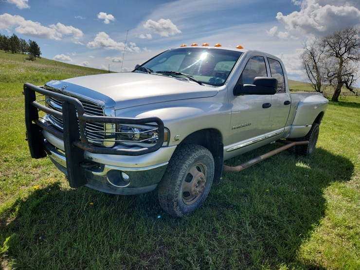 2004-dodge-ram-3500-image-1