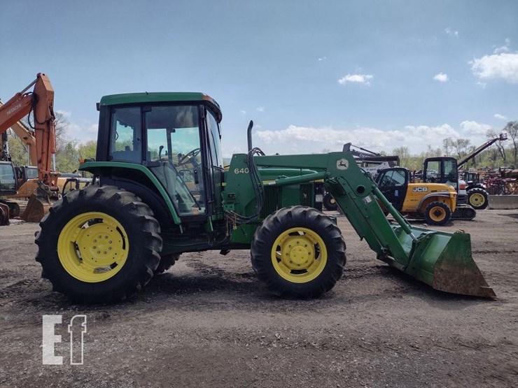 john-deere-6210-image-3