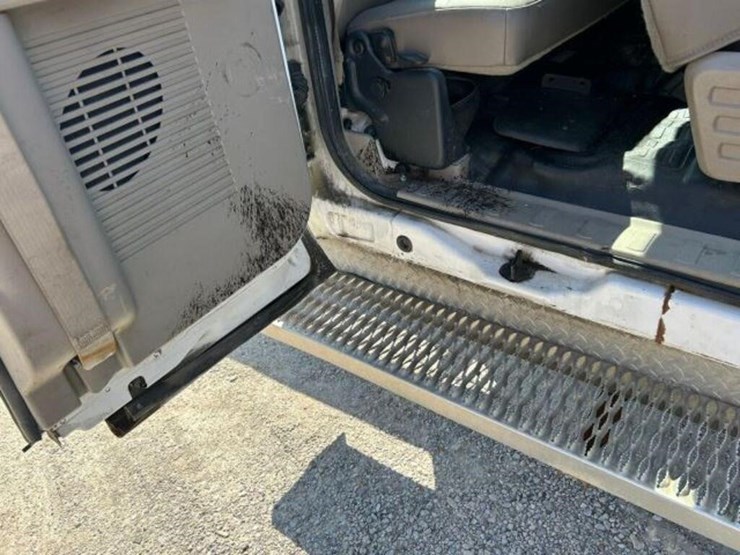 2008-ford-f550-xl-image-29