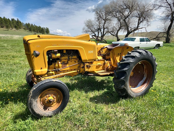 minneapolis-moline-a1p-tractor-image-1