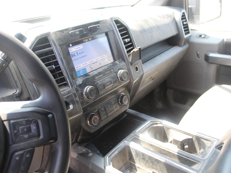 2020-ford-f150-image-11
