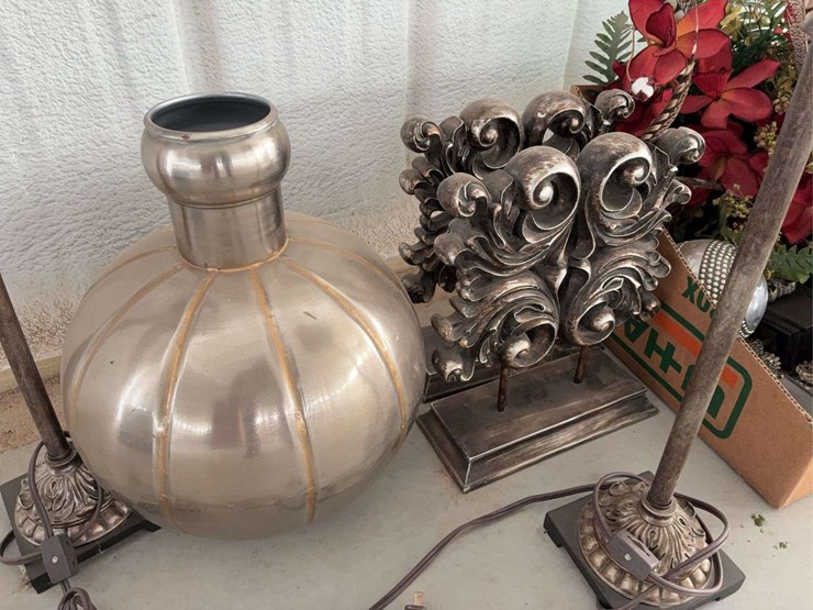 (2)-lamps-and-decorative-foliage-and-decor-image-3