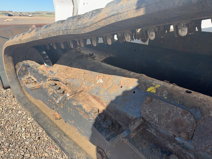 2017-bobcat-t740-image-19