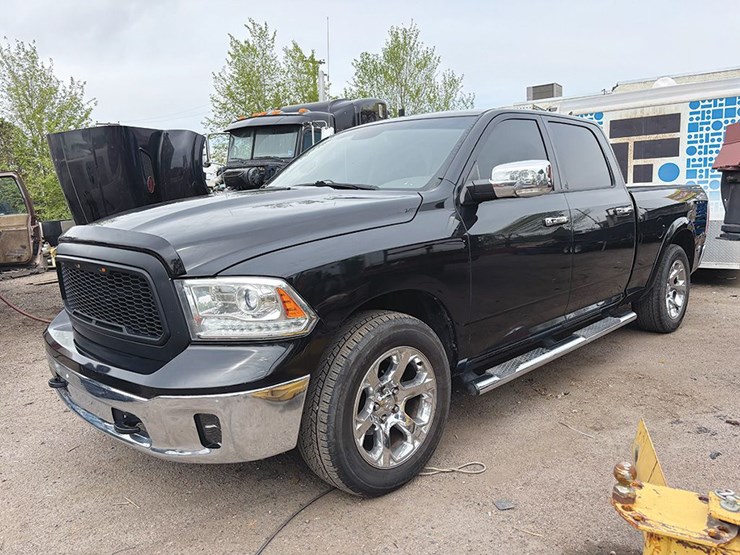 2015-dodge-1500-image-1