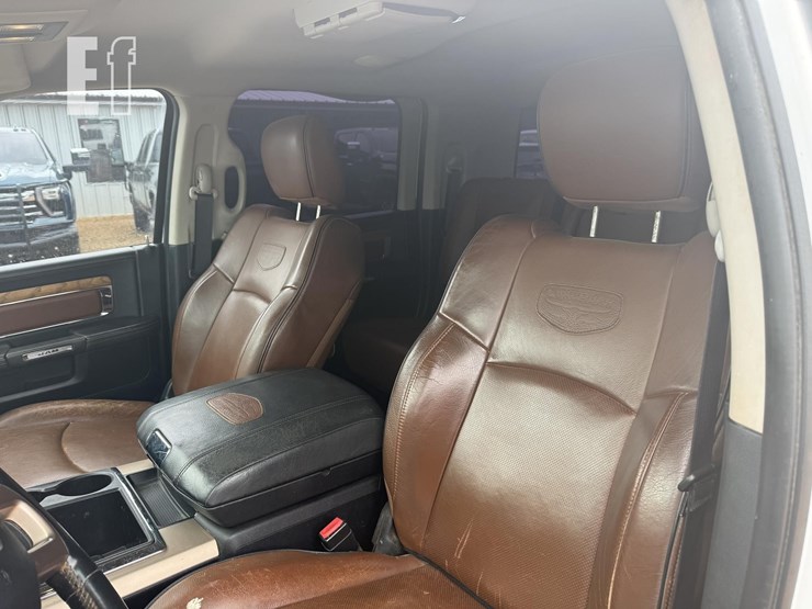 2015-ram-3500-laramie-image-8