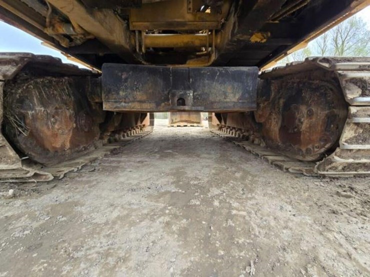 1990-caterpillar-245b-image-19