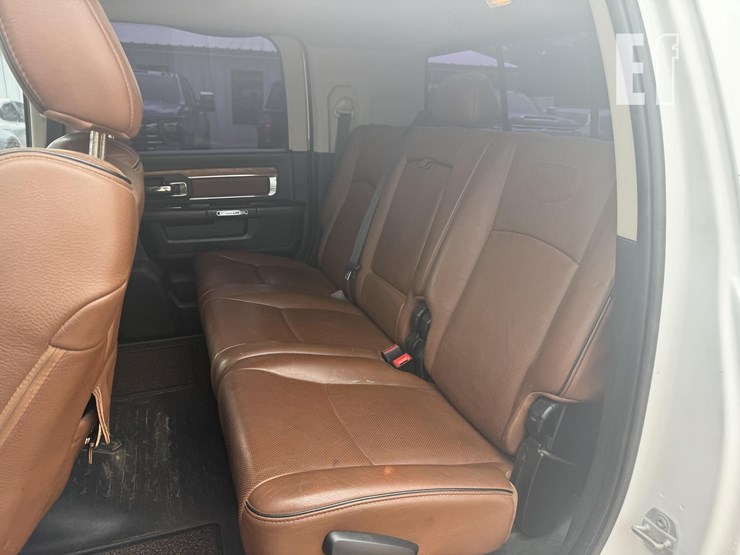 2015-ram-3500-laramie-image-10