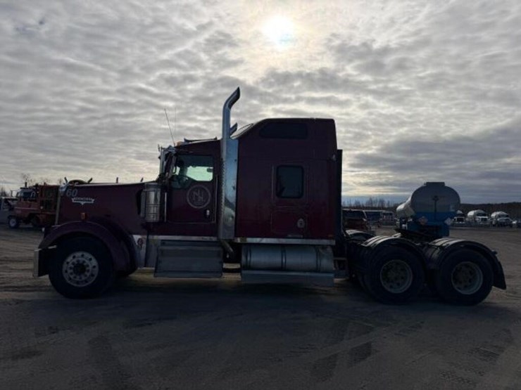 2007-kenworth-w900-image-7
