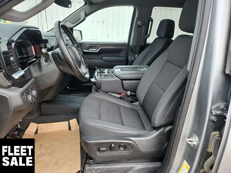 2023-chevrolet-silverado-1500-image-18