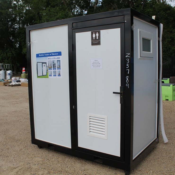 #35789 • PORTABLE RESTROOM