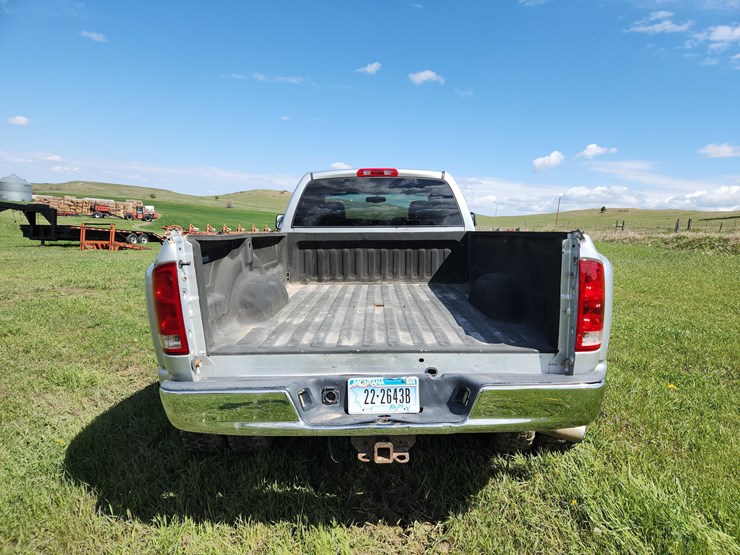 2004-dodge-ram-3500-image-3
