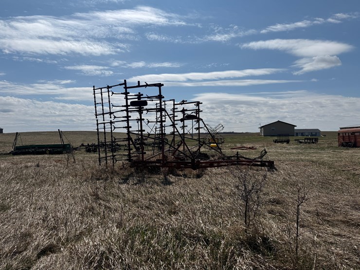 sold-onsite-only---old-machinery-and-scrap-iron-image-3