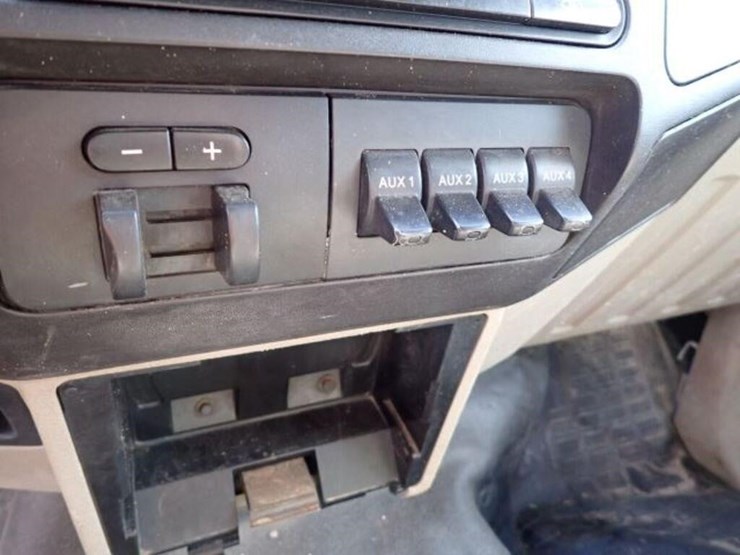 2009-ford-f550-image-18
