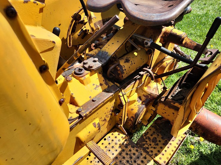 minneapolis-moline-a1p-tractor-image-11