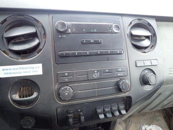 2014-ford-f550-xl-image-19