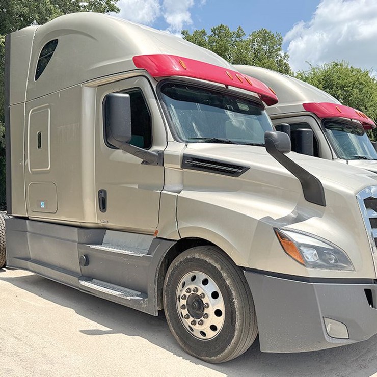 2019 FREIGHTLINER CASCADIA 126