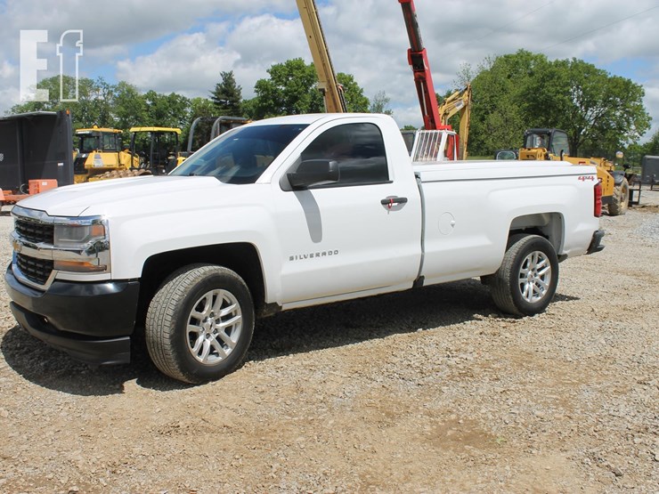 2016-chevrolet-silverado-1500-image-1