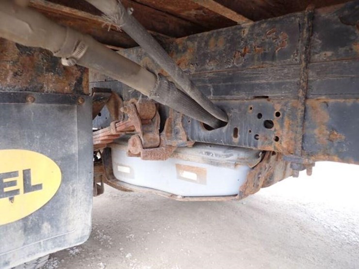 2011-ford-f550-xl-image-68