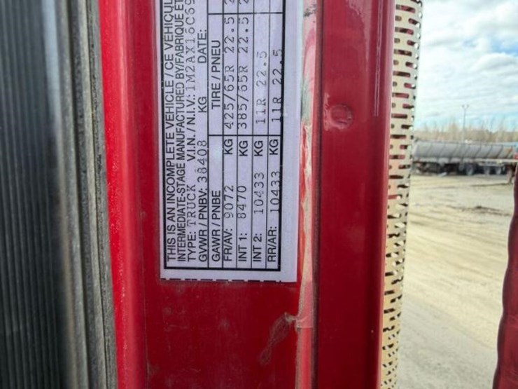 2009-mack-granite-gu813-image-11