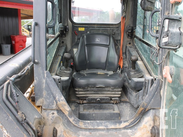 deere-320g-image-9
