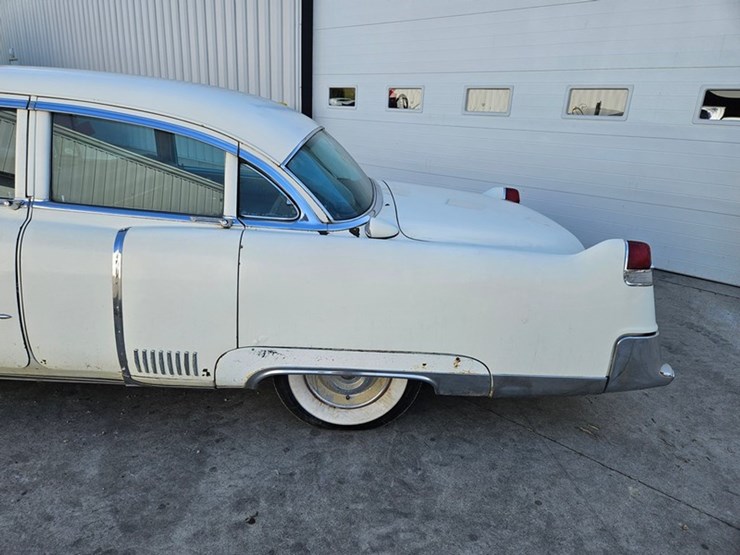 #61-•-1954-cadillac-fleetwood-series-60-4-door-sedan-image-54
