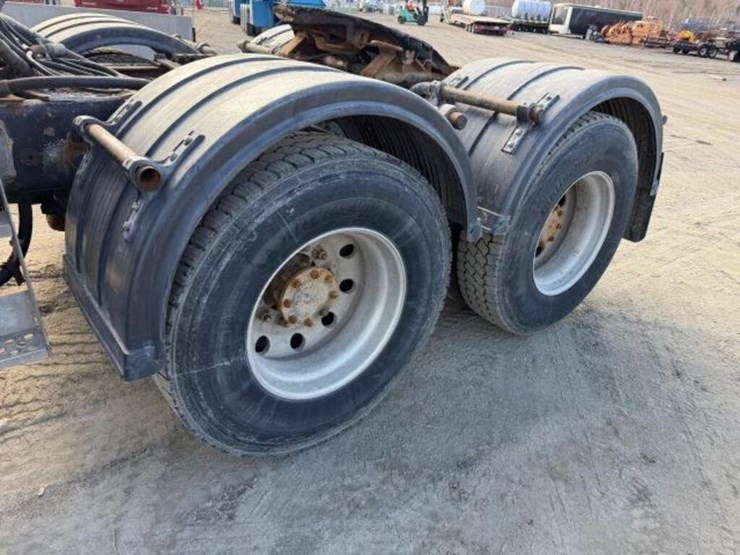 2007-kenworth-w900-image-38