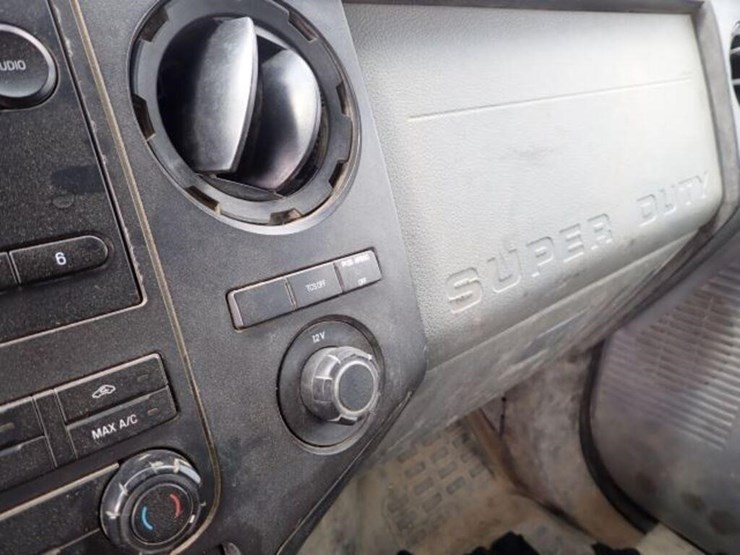2011-ford-f550-xl-image-24