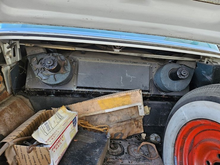 #61-•-1954-cadillac-fleetwood-series-60-4-door-sedan-image-28